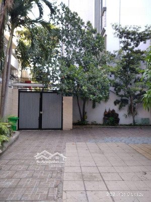 bán nhầ 600m2 tại đường út tịch,p4,tân bình - giá chào 130 tỷ