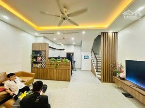 nhà đẹp 2 thoáng - 30m ra oto - giá tốt - cầu giấy