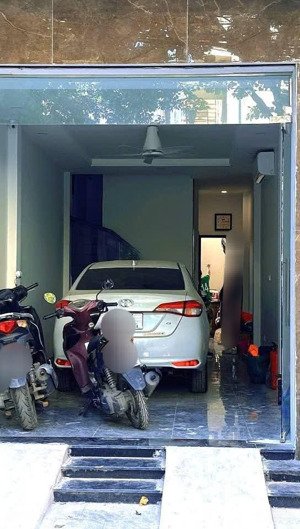 13,8 tỷ phân lô ô tô tráng đỗ trước nhà, 1 căn duy nhất phố minh khai chợ mơ.