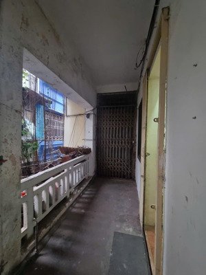 nhà cho thuê, tầng 2-3, số 407, hoàng quốc việt, hà nội.