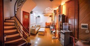 nhỉnh 200tr- biệt thự sân vườn-mặt tiền bề thế- nhà 3 thoáng- sổ nở hậu