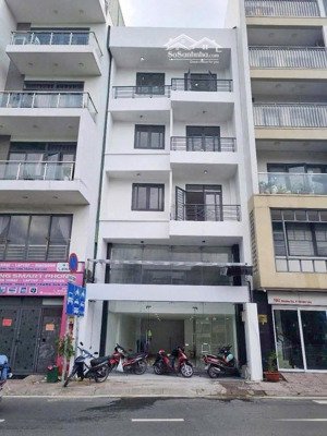 bán nhà 5 tầng mặt tiền hoàng sa q3, dt: 6,8x13m giá 32 tỷ