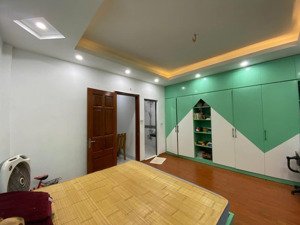 chính chủ bán nhà riêng yên hoà - phân lô, 40m2 , 6 tầng , ô chờ thang máy.