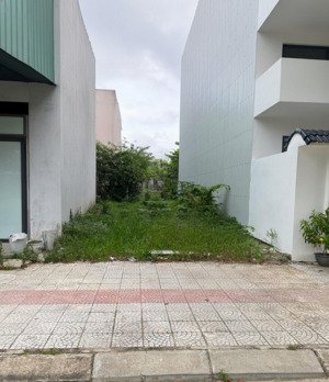 bán đất đường diên hồng, sát 4 tòa căn hộ