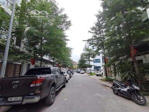 hàng siêu hiếm.bán đất hồ tùng mậu, phân lô vỉa hè, oto tránh, xây vp đỉnh. dt 85,5m2*20 tỷ.