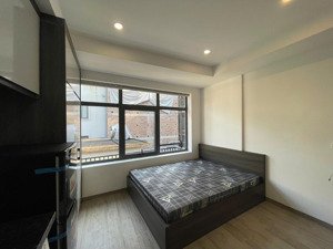 phòng mới ngã tư lê văn lương full đồ 25m2 - vị trí hiếm có