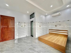 studio ban công mới keng đầy đủ tiện nghi