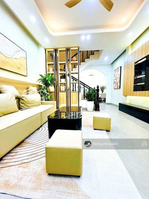 hot hot rẻ nhất la phù 35m x 5 tâng x 3 ngủ. dân xây chỉ hơn 4 tỷ