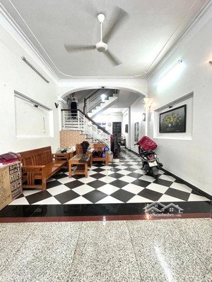 bán nhà cổ nhuế 75m2, 4t, mt 4.4m, pháp lý chuẩn, giá hợp lý, có thương lượng.