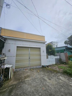 nhà c4 trung tâm xã tam phước -long điền- brvt cũ
diện tích 5x25-128m sẵn 80m thổ cư