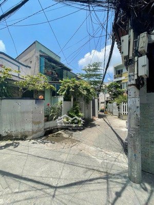 8,3 tỷ - diện tích khủng 107m2 (5m x 21,3m) - sát hàng xanh - cách mặt tiền đường bạch đằng 50m