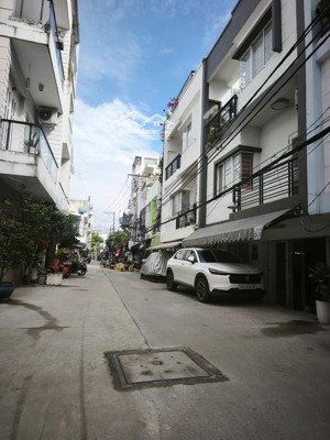 hailongreal: nhà 5,5ty, dt: 5.8x11m, công nhận 50m, 4 tầng, huỳnh tấn phát rẽ vào 76/ dương cát lợi