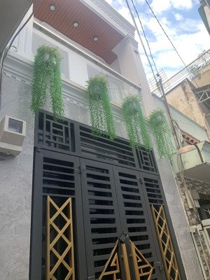 bán nhà riêng giá siêu hời tại bùi minh trực, 4,4 tỷ, 30m2, 2pn, 2wc