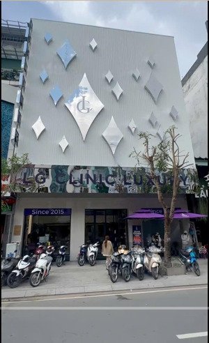 toà nhà mt phan xích long pn - dt 12x18m - cn 1.300m2 - hầm - 6 tầng - hđt 400 triệu - giá 110 tỷ