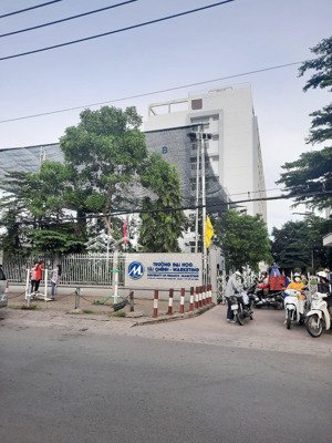 nhà đẹp ô tô 8m, 3 lầu sân thượng , đường số , cư xá ngân hàng nhinh 9 tỷ.