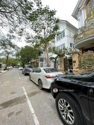 siêu hot - ba đình hơn 200m - biệt thự 3t - chỉ 200tr/ m2 ( đầu tư - giữ tiền ) lh: 