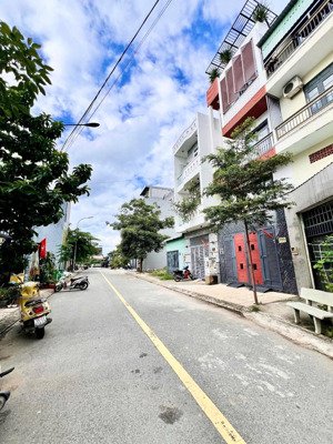 bán đất 4.5 x 13.2, giá 4.3 tỷ, đường 11m, an phú đông, quận 12, gần chợ, trường nguyễn tất thành