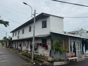 dãy nhà trọ trên đất 151m2 full thổ cư 6 tỷ tl. gần cầu rạch tôm. nhơn đức, nhà bè