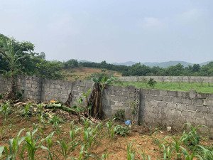 bán hơn 1000 m2 đất nghỉ dưỡng view núi đồi gần 900tr