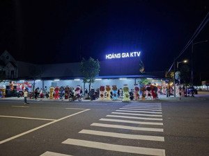 chủ ngộp bank cần bán gấp lô đất đối diện chợ trường kinh doanh buôn bán giá 598tr, lh: 