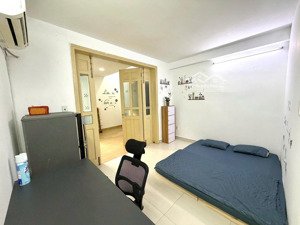 căn hộ tách bếp có cửa sổ thoáng mát ngay ngã tư bảy hiền gần quận 10 quận 3