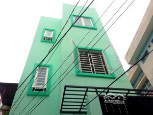 cho thuê nhà giá rẻ 3 lầu 3pn hẻm hòa hưng, q10