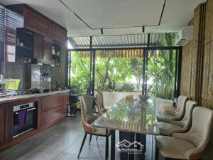 bán nhà góc 2 mặt tiền hẻm 8m lê văn sỹ ,dt:5x16m ,1 trệt 3 lầu giá 14.5 tỷ (lh kim )