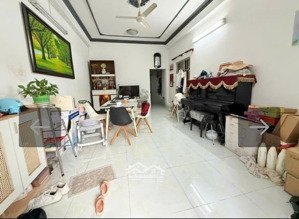 bán căn nhà mặt tiền ngon nhất rẻ nhất trung tâm hiệp bình chánh thủ đức 200m2 chỉ nhỉnh 9 tỷ