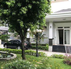 bán biệt thự góc 2 mt htp thị trấn nhà bè. giá tốt rẽ hơn thị trường 30%