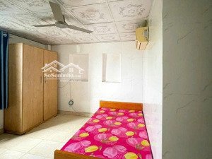 cần cho thuê phòng nội thất đầy đủ 18m2 hẻm xe hơi bạch đằng