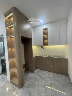 cho thuê nhà 6 phòng ngủ. khép kín ngõ tứ liên, tây hồ, hà nội. đồ cơ bản nóng lạnh nhà mới