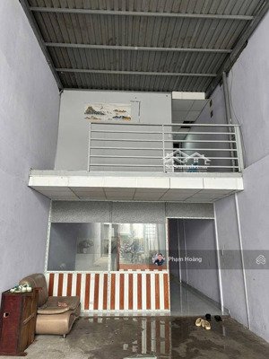 bán nhà kho dt120m đường oto cách đường lớn 100m vị trí trung tâm gần chợ trường vincom dĩ an