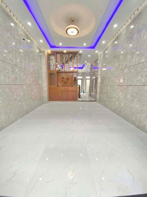 cho thuê nhà đường bình trị đông 5pn 6wc, sẵn 3 máy lạnh, năng lượng mặt trời, hẻm 6m