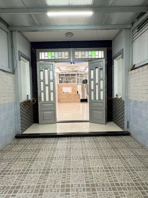 trệt 2 lầu diện tích khủng 4,5x28m, có 4pn 3wc hẻm xe tải phạm văn chiêu p9 gv, giá 18 triệu tl