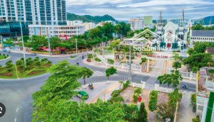 bán nhà 2 tầng, mặt tiền dương hiến quyền, ngay phạm văn đồng, hòn chồng, gần bãi tắm, ngang gần 7m