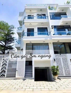 biệt thự mini lô góc cực thoáng, có hầm.
1979 - huỳnh tấn phát - nhà bè