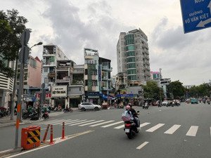 bán nhà mặt tiền nguyễn cư trinh- quận 1. dt: 4x 16m - 4 tầng. giá : 32 tỷ