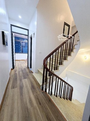 bán nhà triều khúc 40m - sổ vuông hai thoáng - đã hoàn thiện - đủ công năng 7,x tỷ n