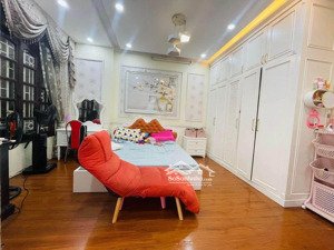 rẻ nhất đống đa, bán nhà riêng với dtsd hơn 100m2 có 5,8 tỷ nhà mới 3 phòng ngủ sổ đỏ vĩnh viễn.