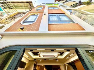 nhà full công năng - cmt8 - quận 3 - chỉ 4. x tỷ