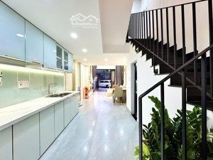 siêu phẩm mặt tiền - trục phạm văn đồng - 58 m2 - 5 tầng - 9.15 tỷ