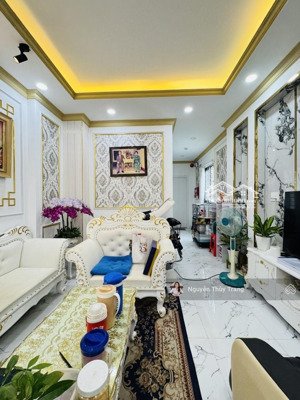 ( mặt tiền) khu chợ bà hoa, bàu cát, 6 tầng, thang máy nhập, nhà đẹp, 20.4 tỷ tl