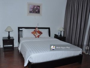 bán khách sạn 2 mặt tiền đường trần hưng đạo view pháo hoa quốc tế (trước và sau). lh 