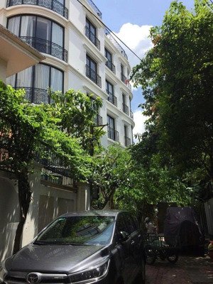 bán nhà chdv nguyễn cửu vân | dt 6.5x28 15 phòng| thu nhập 85 triệu/ tháng