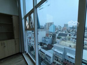 văn phòng ngay lê văn sỹ 25m2 giá 5,5 triệu/tháng tòa nhà văn phòng sàn gỗ cửa sổ thoáng mát