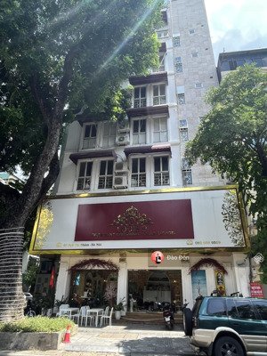 view đẹp!!! cho thuê mặt bằng kd nguyễn chí thanh -đống đa. dt:71m x5t, mt: 8m,giá thuê: 85tr/tháng