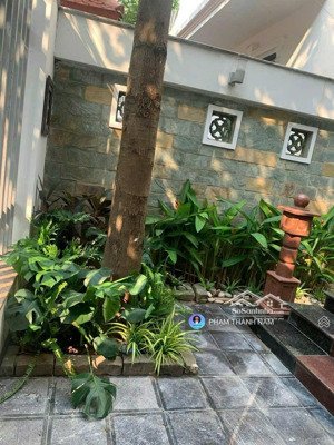 bán biệt thự 5 tầng d5 vườn đào cạnh lotte mall tây hồ, dt 202m, mt 15m, view vườn hoa đẹp