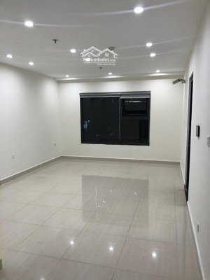 chính chủ bán căn studio 32m2 nhà nguyên bản chủ đầu tư giá 2,8 tỷ.