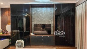 nhà lô góc ngõ 157 pháo đài láng 65m2 xây 6 tầng, mặt tiền 4.3m, giá 32 tỷ. l/h: 