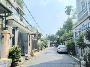 biệt thự bên sông 7,7x16m2 đường 10m
hiệp bình chánh, thủ đức